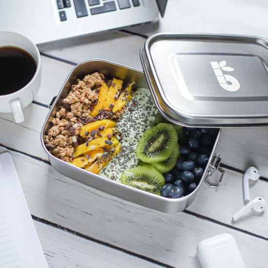 Stainless steel lunch box with lunch